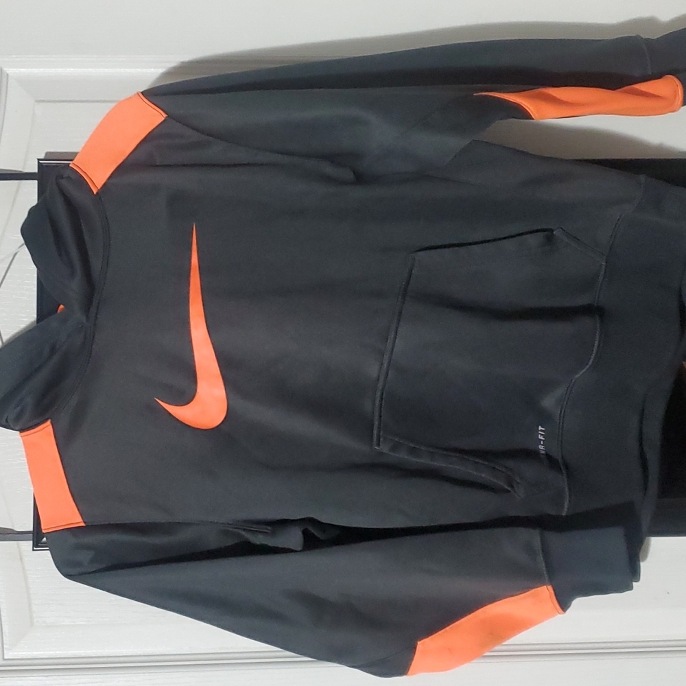 Nike thermal fit youth large hoodie